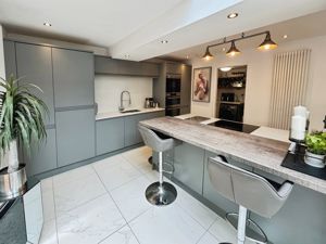 Kitchen- click for photo gallery
